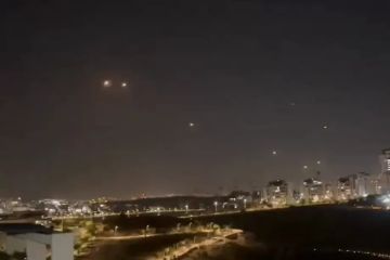 هجوم صاروخي إيراني على إسرائيل ردا على استهداف الضاحية الجنوبية لبيروت هجوم صاروخي إيراني على إسرائيل ردا على استهداف الضاحية الجنوبية لبيروت