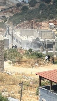 الاحتلال يشرع بهدم 20 منزلا في برطعة جنوب جنين الاحتلال يشرع بهدم 20 منزلا في برطعة جنوب جنين