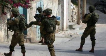جيش الاحتلال يقتحم منازل بالسواحرة الشرقية بالقدس ويعتدي على أصحابها