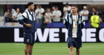 ذكرى مؤثرة مع جده تحولت إلى عادة داخل منتخب الأرجنتين في كأس العالم