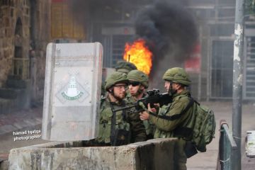 إصابة ثلاثة فلسطينيين برصاص الاحتلال في الخليل إصابة ثلاثة فلسطينيين برصاص الاحتلال في الخليل