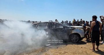 بالفيديو شهيدان بقصف استهدف مركبة مدنية وسط قطاع غزة بالفيديو شهيدان بقصف استهدف مركبة مدنية وسط قطاع غزة