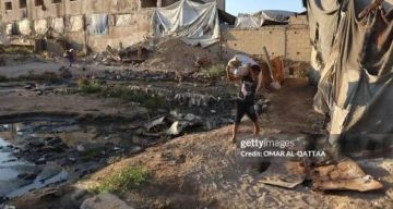 10 إصابات جراء انهيار حائط مقابل مطعم بمحيط ميناء غزة