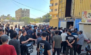 بالفيديو والصور: مجزرة جديدة 8 شهداء في قصف إسرائيلي لتجمع مواطنين بالنصيرات بالفيديو والصور: مجزرة جديدة 8 شهداء في قصف إسرائيلي لتجمع مواطنين بالنصيرات