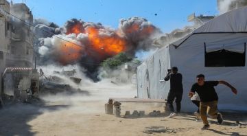 مصادر طبية: مجزرة جديدة في غزة.. الاحتلال يبيد أسرة كاملة في حي النصر و10 شهداء منذ صباح السبت مصادر طبية: مجزرة جديدة في غزة.. الاحتلال يبيد أسرة كاملة في حي النصر و10 شهداء منذ صباح السبت