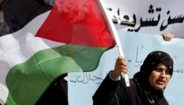 نصف المجتمع الفلسطيني من الإناث نصف المجتمع الفلسطيني من الإناث