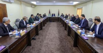 صورة لجنة العمل الحكومي في غزة تنقل صلاحياتها إلى اللجنة الوطنية لإدارة القطاع صورة لجنة العمل الحكومي في غزة تنقل صلاحياتها إلى اللجنة الوطنية لإدارة القطاع