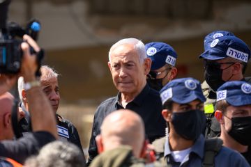 أوري مسغاف: نتنياهو انتهى وهنا يكمن الخطر.. هذا الرجل مستعد لجرنا إلى مسادا ثم يهرب إلى ميامي أوري مسغاف: نتنياهو انتهى وهنا يكمن الخطر.. هذا الرجل مستعد لجرنا إلى مسادا ثم يهرب إلى ميامي