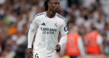 هل يغادر كامافينجا ريال مدريد؟
