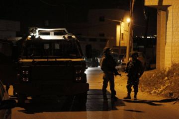 الأجهزة الأمنية الفلسطينية تعيد إسرائيليين دخلا بيت لحم الأجهزة الأمنية الفلسطينية تعيد إسرائيليين دخلا بيت لحم