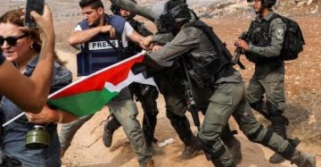 الاحتلال يصعد انتهاكاته ضد الصحفيين الفلسطينيين خلال حزيران الاحتلال يصعد انتهاكاته ضد الصحفيين الفلسطينيين خلال حزيران