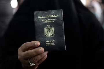 السلطة الفلسطينية تضغط على دولة خليجية لإبعاد نشطاء فلسطينيين معارضين السلطة الفلسطينية تضغط على دولة خليجية لإبعاد نشطاء فلسطينيين معارضين