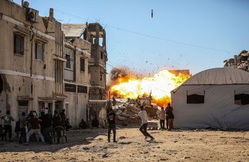 مقتل 10 أشخاص منذ الفجر في قطاع غزة مقتل 10 أشخاص منذ الفجر في قطاع غزة