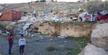 آليات الاحتلال تهدم منشأتين سكنيتين جنوب القدس آليات الاحتلال تهدم منشأتين سكنيتين جنوب القدس