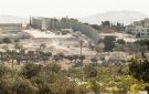 إصابة أربعة فلسطينيين برصاص الجيش الإسرائيلي خلال مواجهات عقب إحراق مستوطنين أراضي شرق نابلس