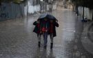 الطقس: أجواء شديدة البرودة وسقوط أمطار خفيفة متفرقة