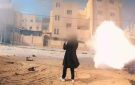 مشاهد جديدة للقسام توثق ظهور المقاتل الأنيق حمزة عامر في معارك خان يونس
