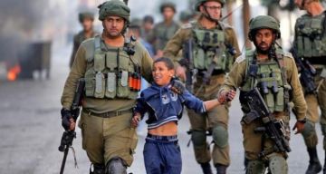 370 طفلا فلسطينيا في سجون الاحتلال تحت الضرب والتقييد والحرمان 370 طفلا فلسطينيا في سجون الاحتلال تحت الضرب والتقييد والحرمان
