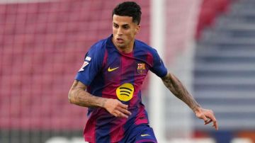 برشلونة يستعيد لاعبه من الهلال السعودي برشلونة يستعيد لاعبه من الهلال السعودي