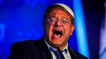 بالفيديو بن غفير يقتحم زنازين الأسيرات الفلسطينيات ويفاخر بظروف تعذيبهن بالفيديو بن غفير يقتحم زنازين الأسيرات الفلسطينيات ويفاخر بظروف تعذيبهن