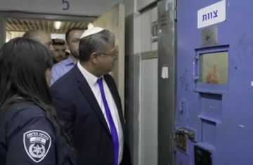 اقتحام بن غفير لزنازين الأسيرات يثير إدانة فلسطينية ومطالبات دولية بحمايتهن اقتحام بن غفير لزنازين الأسيرات يثير إدانة فلسطينية ومطالبات دولية بحمايتهن