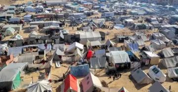 لجنة إدارة غزة تبحث خطط تطوير مواقع الإسكان المؤقت للنازحين لجنة إدارة غزة تبحث خطط تطوير مواقع الإسكان المؤقت للنازحين