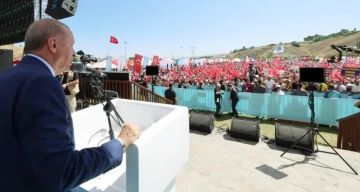 أردوغان: الأتراك والأكراد والعرب إخوة لا يفرقهم أحد أردوغان: الأتراك والأكراد والعرب إخوة لا يفرقهم أحد