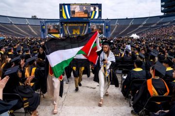 استطلاع: 74 من الجامعيين الأميركيين يرون أن إسرائيل ترتكب إبادة جماعية استطلاع: 74 من الجامعيين الأميركيين يرون أن إسرائيل ترتكب إبادة جماعية