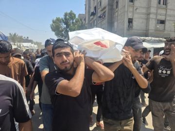 إسماعيل البريم.. شهيد كان يملأ الماء لأطفاله فلاحقه القصف إلى خيمة النزوح إسماعيل البريم.. شهيد كان يملأ الماء لأطفاله فلاحقه القصف إلى خيمة النزوح