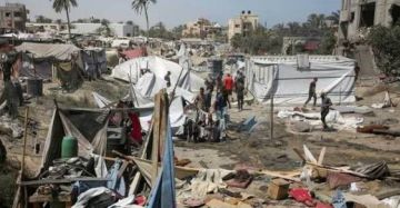 إصابات بقصف للاحتلال على منزل وخيمة للنازحين في قطاع غزة إصابات بقصف للاحتلال على منزل وخيمة للنازحين في قطاع غزة