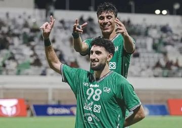 الفلسطيني القنبر يفتتح موسمه الجديد بثنائية في شباك الكويت الفلسطيني القنبر يفتتح موسمه الجديد بثنائية في شباك الكويت