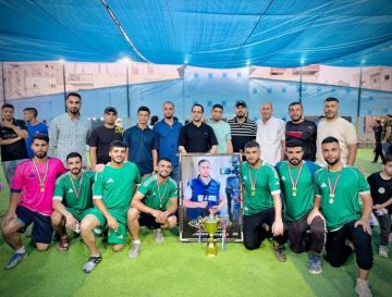 بالصور  مباراة كروية تحيي ذكرى الصحفي الشهيد أنس الشريف وسط ركام غزة