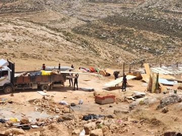 تواطؤ إسرائيلي مع إرهاب المستوطنين.. الاحتلال يغلق ملف التحقيق في اعتداء مستوطنين على وداي السيق تواطؤ إسرائيلي مع إرهاب المستوطنين.. الاحتلال يغلق ملف التحقيق في اعتداء مستوطنين على وداي السيق