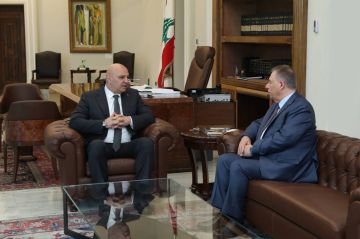 مذكرة توقيف وجاهية لبنانية بحق سفير فلسطين السابق بطلب من رام الله مذكرة توقيف وجاهية لبنانية بحق سفير فلسطين السابق بطلب من رام الله