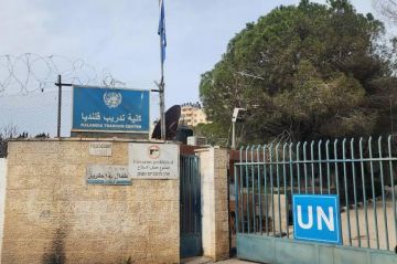 أونروا تحذر من إغلاق مركز تدريب قلنديا: سيضر بآلاف اللاجئين الفلسطينيين