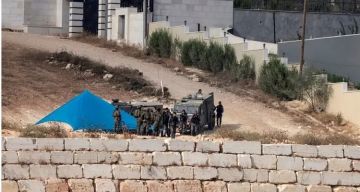 فلسطيني يعود من أمريكا ويجد منزله محاصرا من المستوطنين بالضفة