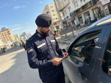 من تحت النار والركام.. شرطة غزة تواصل أداء واجبها الوطني من تحت النار والركام.. شرطة غزة تواصل أداء واجبها الوطني