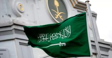 بلومبرغ: السعودية تسعى لاحتواء تجدد الصراع مع أنصار الله بعد نصائح أميركية بلومبرغ: السعودية تسعى لاحتواء تجدد الصراع مع أنصار الله بعد نصائح أميركية