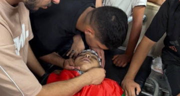 بالفيديو جماهير غفيرة تشيع جثمان الشهيد الطفل إسلام العجوري في نابلس بالفيديو جماهير غفيرة تشيع جثمان الشهيد الطفل إسلام العجوري في نابلس