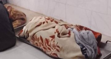 بالصور ارتقاء 3 شهداء من عائلة واحدة في غارة استهدفت مزارعين بخانيونس بالصور ارتقاء 3 شهداء من عائلة واحدة في غارة استهدفت مزارعين بخانيونس