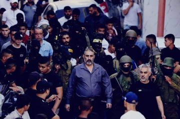 أبو رعد.. الأب الذي حمل ذاكرة ابنيه الشهيدين