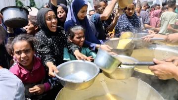 تحذيرات أممية من مجاعة وشيكة في غزة.. خبراء يدعون لحلول تتجاوز المساعدات تحذيرات أممية من مجاعة وشيكة في غزة.. خبراء يدعون لحلول تتجاوز المساعدات