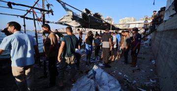مصادر في حماس تكشف سبب اجتماع عناصرها أمس في ميناء غزة مصادر في حماس تكشف سبب اجتماع عناصرها أمس في ميناء غزة