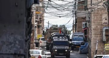 تقرير ماذا يحدث في قلنديا؟.. القصة الكاملة لاقتحام العقدة التي تفصل القدس عن امتدادها الفلسطيني تقرير ماذا يحدث في قلنديا؟.. القصة الكاملة لاقتحام العقدة التي تفصل القدس عن امتدادها الفلسطيني