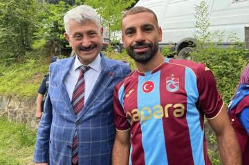 عرض تركي للمصري محمد صلاح خارج المستطيل الأخضر ! عرض تركي للمصري محمد صلاح خارج المستطيل الأخضر !