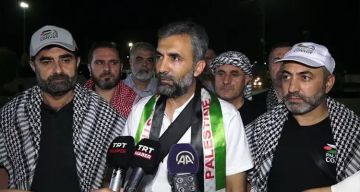 قافلة فلسطين تنتظر عند معبر إبراهيم الخليل العراقي قافلة فلسطين تنتظر عند معبر إبراهيم الخليل العراقي