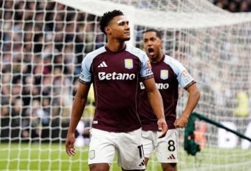 الهلال يقترب من حسم صفقة من الدوري الإنجليزي الهلال يقترب من حسم صفقة من الدوري الإنجليزي
