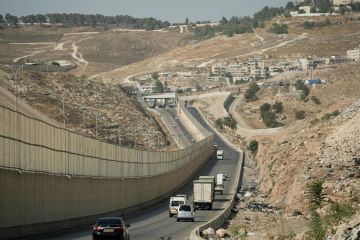 يديعوت أحرونوت تشير إلى دولة اوروبية قد تكون أمل إسرائيل الجديد: هل ستمنع فرض العقوبات؟ يديعوت أحرونوت تشير إلى دولة اوروبية قد تكون أمل إسرائيل الجديد: هل ستمنع فرض العقوبات؟