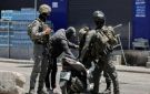  لا نستطيع الوصول إلى بيوتنا أو محالنا : سكان قلنديا يصفون واقع المخيم تحت وطأة العملية العسكرية