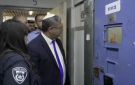 اقتحام بن غفير لزنازين الأسيرات يثير إدانة فلسطينية ومطالبات دولية بحمايتهن